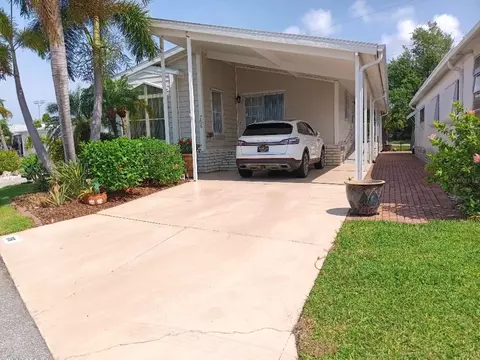 756 N Green Cir #127, Venice, FL 34285