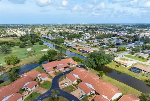 871 Country Club Cir #64, Venice, FL 34293