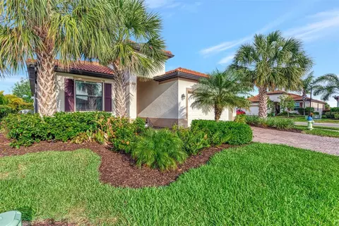 19301 Nearpoint Dr, Venice, FL 34292