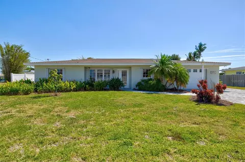 1451 Lemon Bay Dr, Englewood, FL 34223