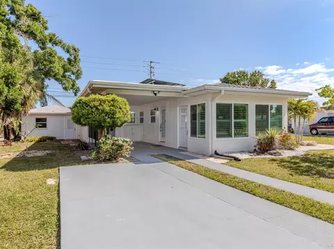 737 Cypress Ave, Venice, FL 34285