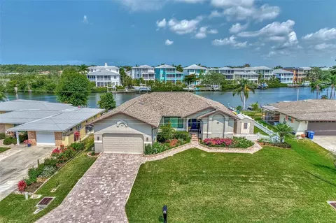 707 Portia St N, Nokomis, FL 34275
