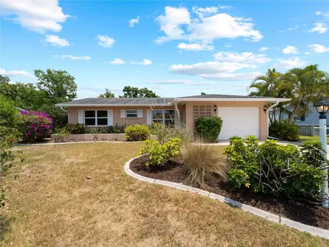 142 Algiers Dr, Venice, FL 34293