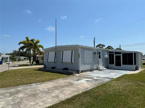 240 Outer Dr, Venice, FL 34285