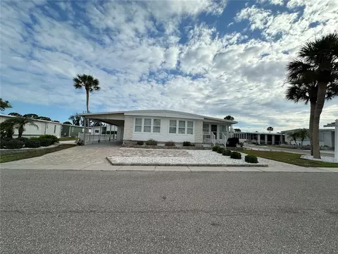 501 Lotus Blossom Dr, Venice, FL 34293