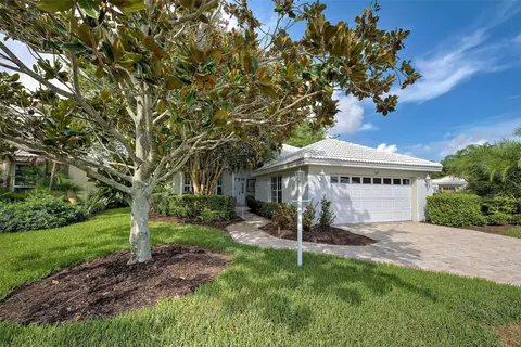 227 Vestavia Dr, Venice, FL 34292