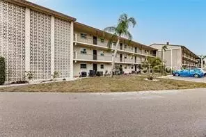 2220 Stickney Point Rd #518, Sarasota, FL 34231
