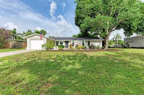 2136 Clematis Pl, Sarasota, FL 34239