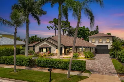 739 Riviera St, Venice, FL 34285