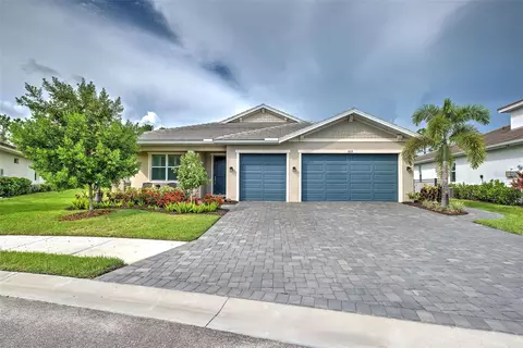 613 Mistiflower Cir, Nokomis, FL 34275