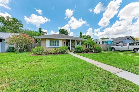 515 25th St W, Bradenton, FL 34205