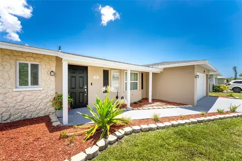 17 Caddy Rd, Rotonda West, FL 33947