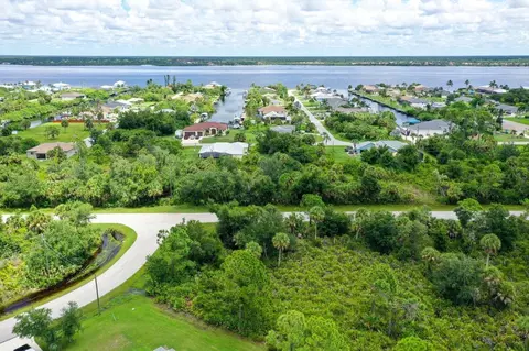 12099 Van Lenten Blvd, Port Charlotte, FL 33981