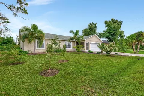 6100 Ronda St, Englewood, FL 34224