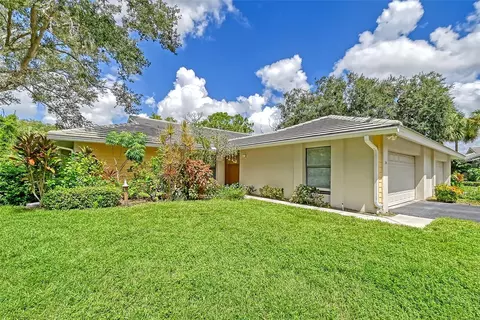 338 Pembroke Dr #208, Venice, FL 34293