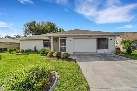 3260 Meadow Run Dr, Venice, FL 34293