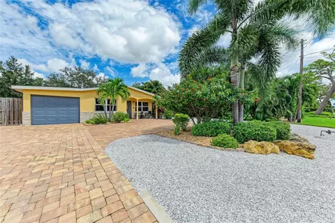2729 Arlington St, Sarasota, FL 34239
