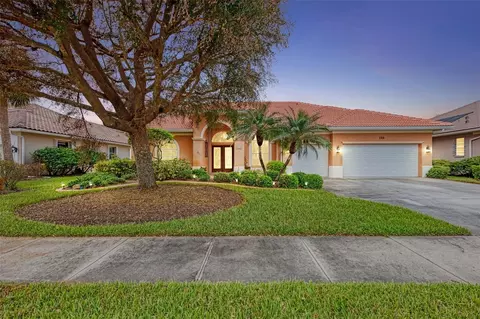 524 Lake Of The Woods Dr, Venice, FL 34293