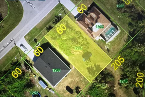 377 Sweetwater Dr, Rotonda West, FL 33947