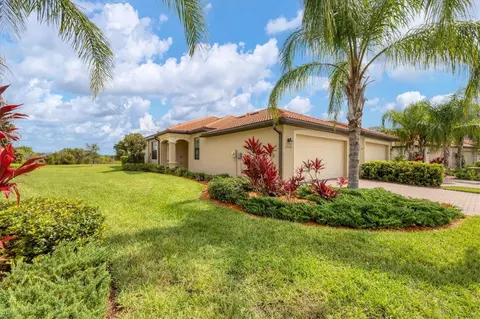 23928 Skyflower Ct, Venice, FL 34293