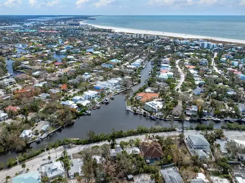 671 Avenida Del Norte, Sarasota, FL 34242