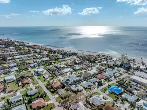 505 Villas Dr, Venice, FL 34285