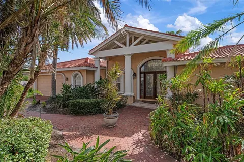 589 Flamingo Dr, Venice, FL 34285