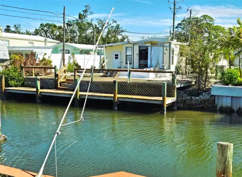 37 Hatchett Creek Rd, Venice, FL 34285