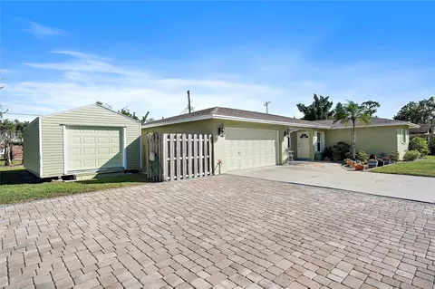 1072 Venetian Pkwy, Venice, FL 34285