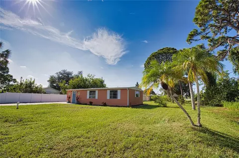 1605 Phillip Pl, Englewood, FL 34223