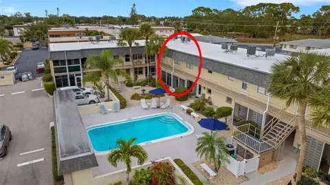 200 Park Blvd N #104, Venice, FL 34285