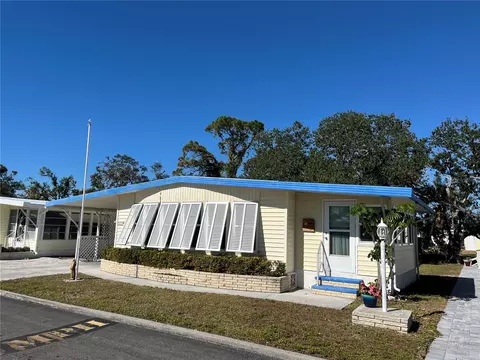 513 Cervina Dr N, Venice, FL 34285