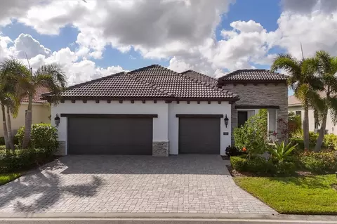 245 Corelli Dr, Nokomis, FL 34275