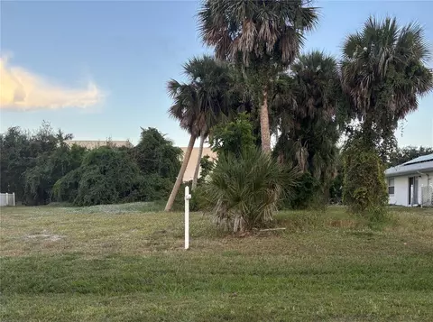 145 Mark Twain Ln, Rotonda West, FL 33947