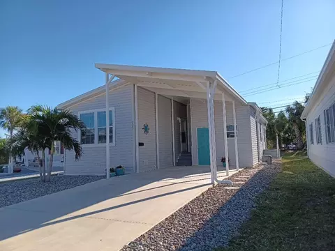 723 S Green Cir, Venice, FL 34285