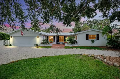 705 Armada Rd N, Venice, FL 34285