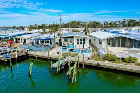 17 S Port Dr, Venice, FL 34285