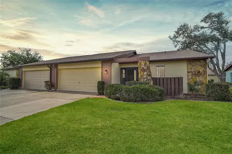 652 Linden Dr, Englewood, FL 34223