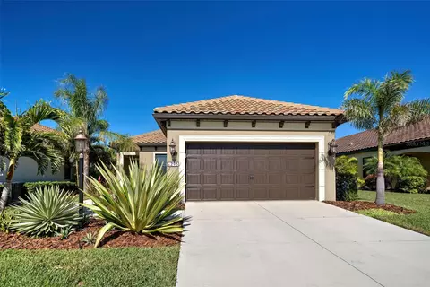 295 Cassano Dr, Nokomis, FL 34275