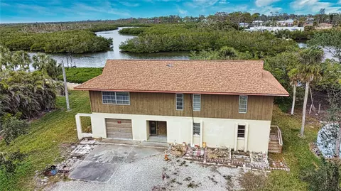 1690 Lemon Bay Dr, Venice, FL 34293