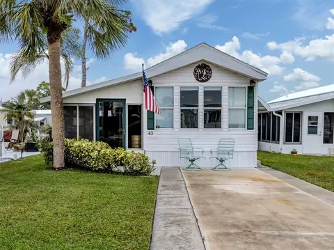 43 Crown Point Dr, Nokomis, FL 34275