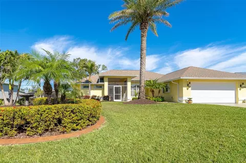 49 Perimeter Dr, Englewood, FL 34223