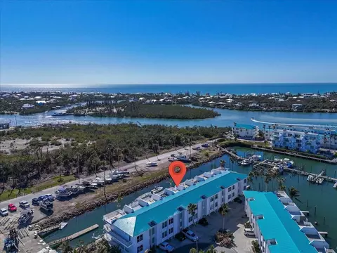 8230 Harborside Cir, Englewood, FL 34224