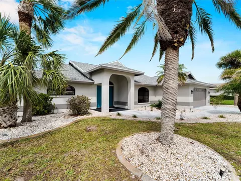 8 Bunker Ln, Rotonda West, FL 33947