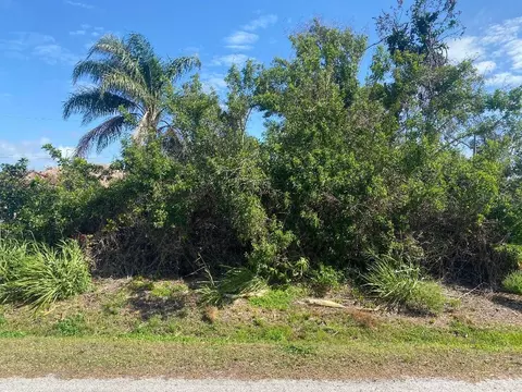 Rainbow Road, Venice, FL 34293
