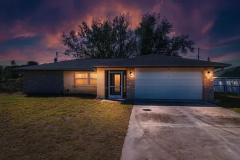 781 Missouri Rd, Venice, FL 34293