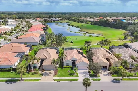 560 Misty Pine Dr, Venice, FL 34292