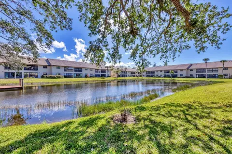 275 Mission Trl W #G, Venice, FL 34285