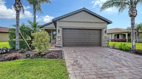 19180 Mangieri St, Venice, FL 34293