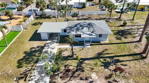 1075 Falcon Rd, Venice, FL 34293